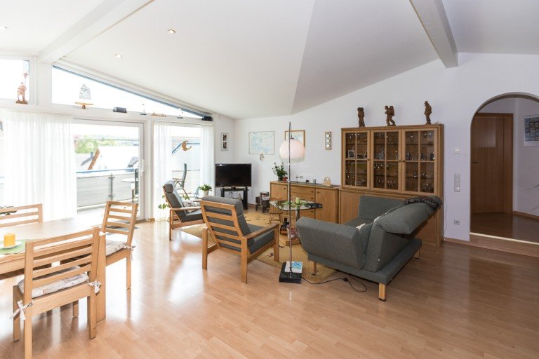01 Wohn :Essbereich Wickede/Ruhr Etagenwohnung Penthouse�hnliche Wohnung in sch�ner Lage von Wickede/Ruhr