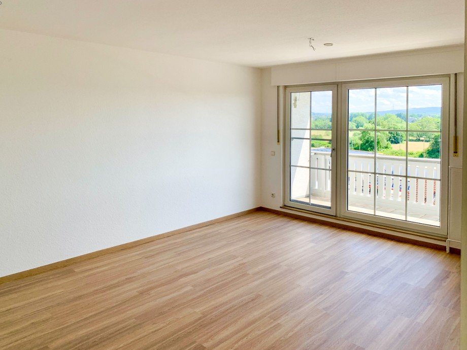 Schlafzimmer Zugang zum Balkon Maisonettewohnung Fr�ndenberg