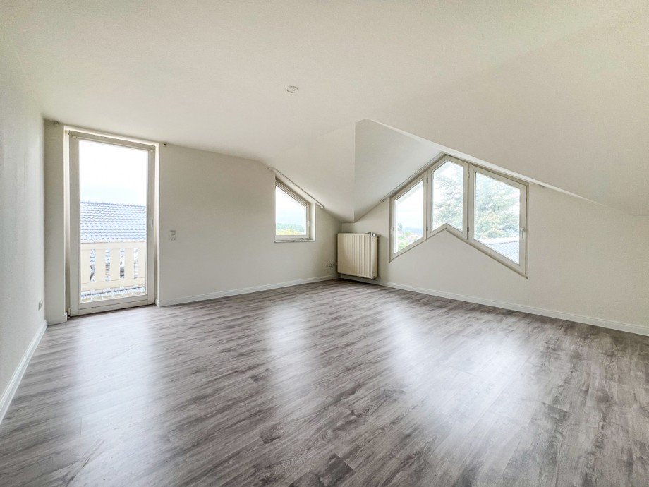 Wohnzimmer Dachgeschosswohnung Fr�ndenberg-Hohenheide