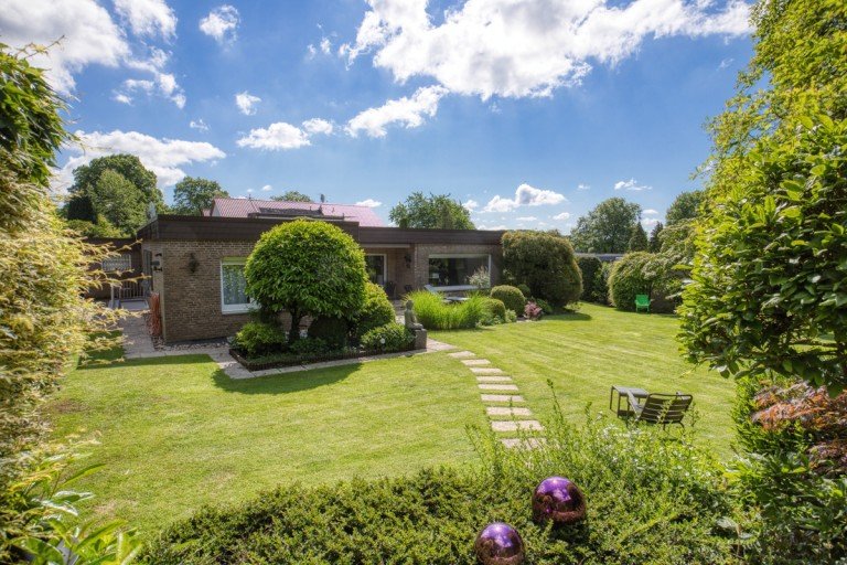  Fr�ndenberg-Strickherdicke Einfamilienhaus Bungalow mit park�hnlichem Garten - Sehr ruhige Wohnlage