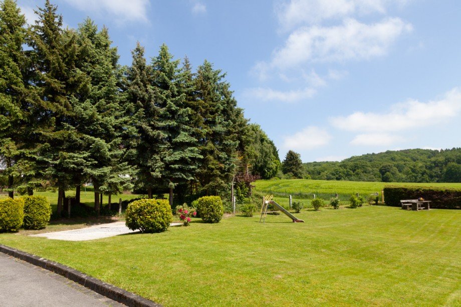 Garten im Sommer Wohnung Fr�ndenberg