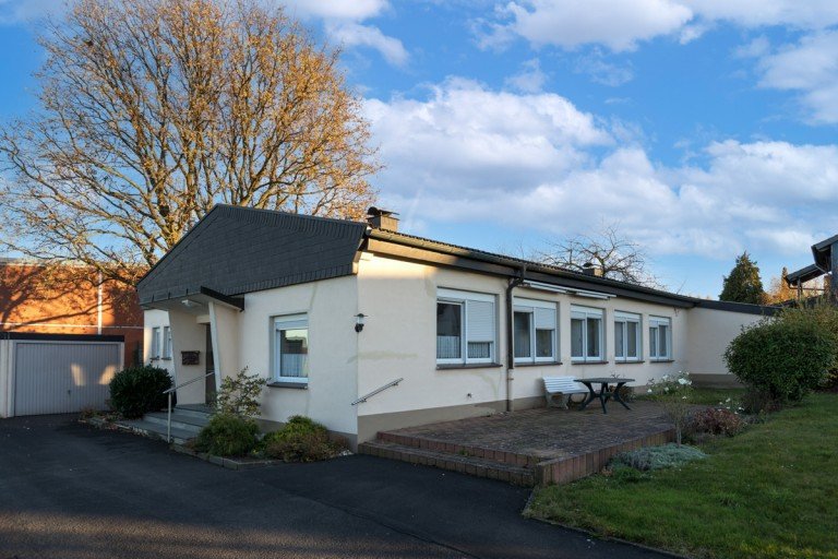 Ansicht Fr�ndenberg-Fr�mern Einfamilienhaus Gro�er Bungalow