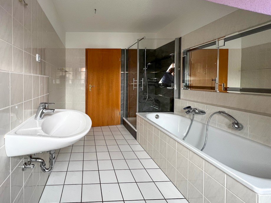 07 Tageslichtbad �bersicht Etagenwohnung Fr�ndenberg Hirschberg