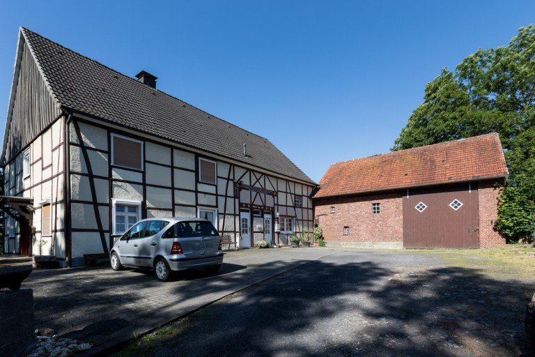  Fr�ndenberg-Warmen Bauernhaus Zweifamilienhaus auf gro�em Grundst�ck von 7.457 qm