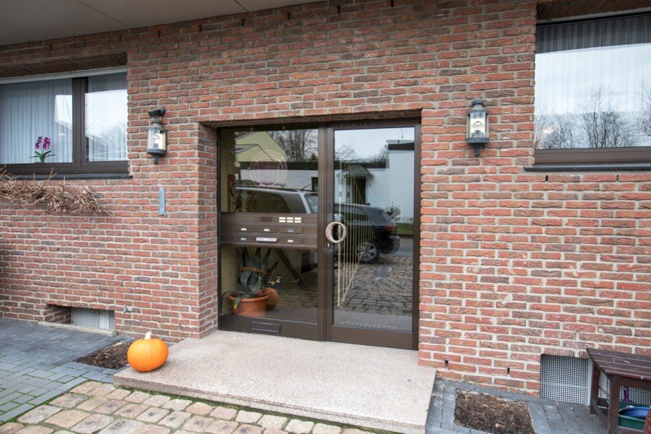 Eingang Mehrfamilienhaus Bochum