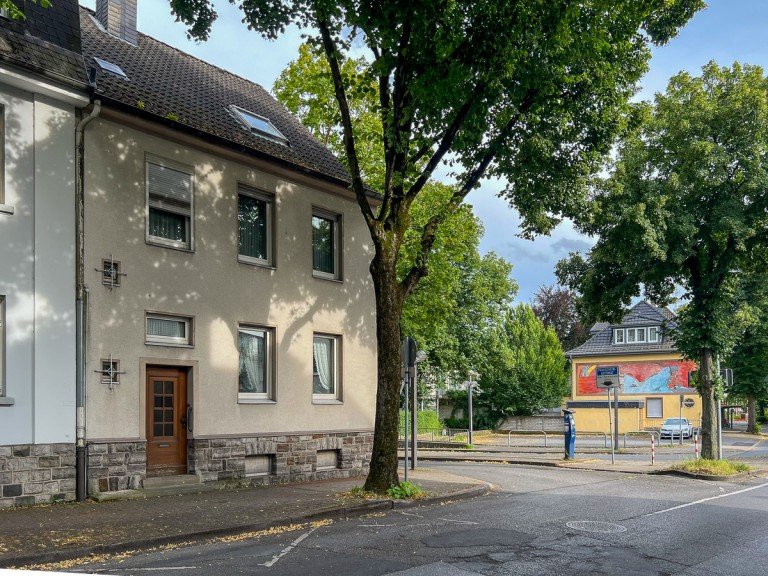  Menden Stadt Zweifamilienhaus Sch�tzchen zu verkaufen! Ein-/Zweifamilienhaus mit kleinem Garten - stadtnah