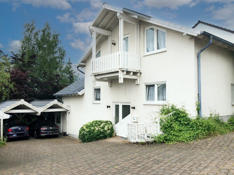 Ansicht Eingangsseite Fr�ndenberg Erdgeschosswohnung Elegante 4-Zimmer-Wohnung �ber zwei Ebenen