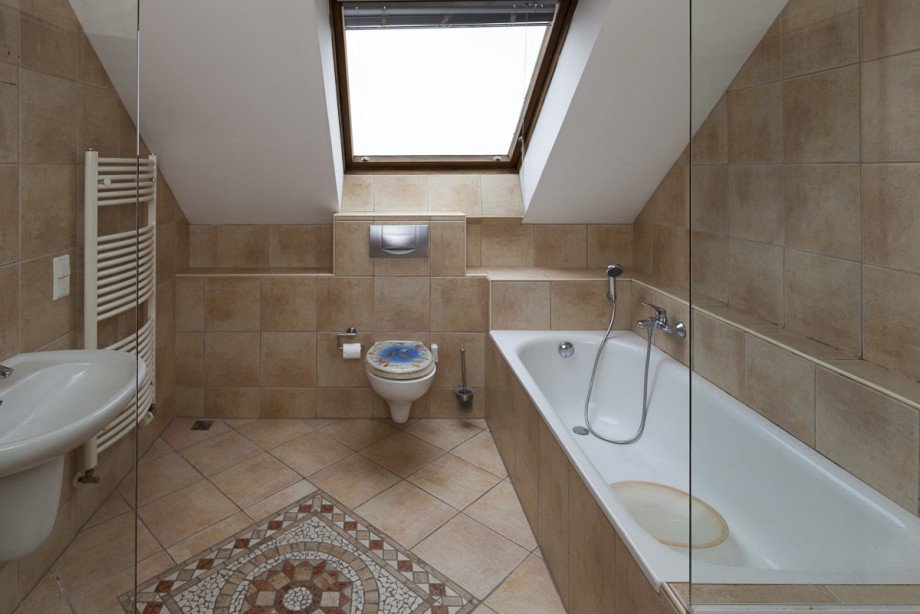 12 Badezimmer Dachgeschosswohnung Fr�ndenberg Hirschberg