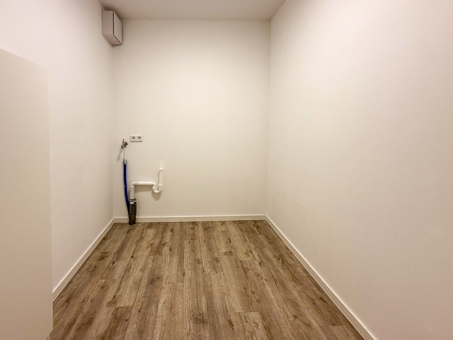 Anschl�sse f�r Waschmaschine u. Trockner Wohnung Menden-Schwitten