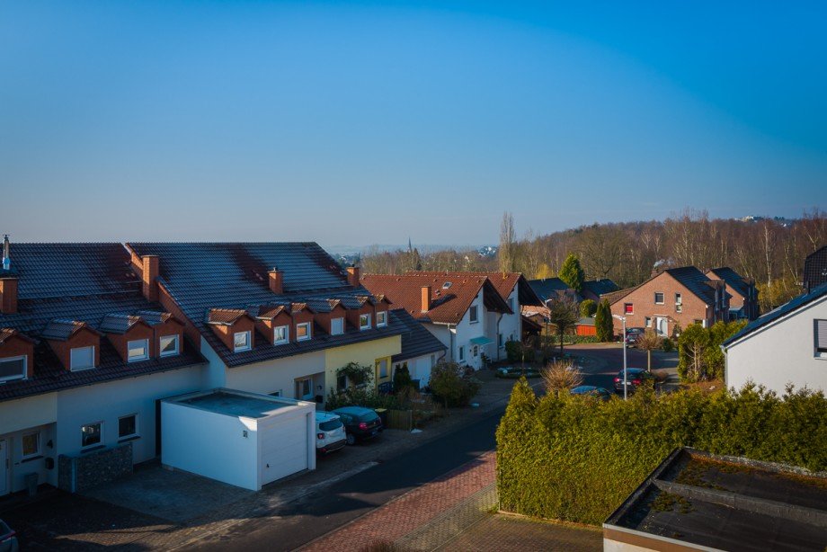 04 Ausblick nach S�dwesten Dachgeschosswohnung Fr�ndenberg Hirschberg