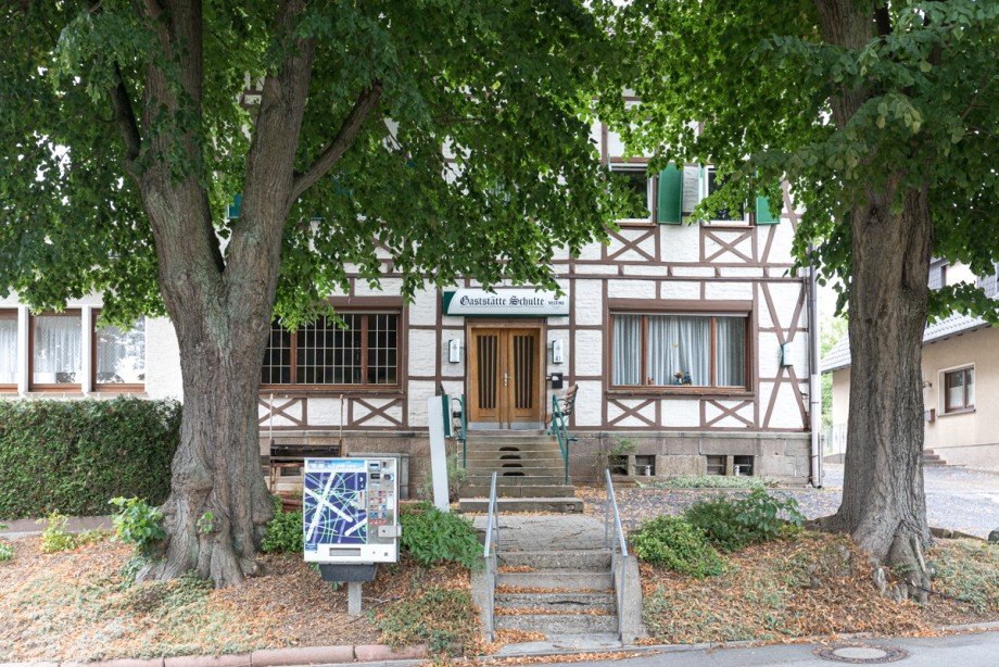 Frontansicht und Zugang Einfamilienhaus Fr�ndenberg-Bausenhagen