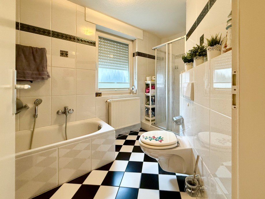 Badezimmer Erdgeschosswohnung Fr�ndenberg