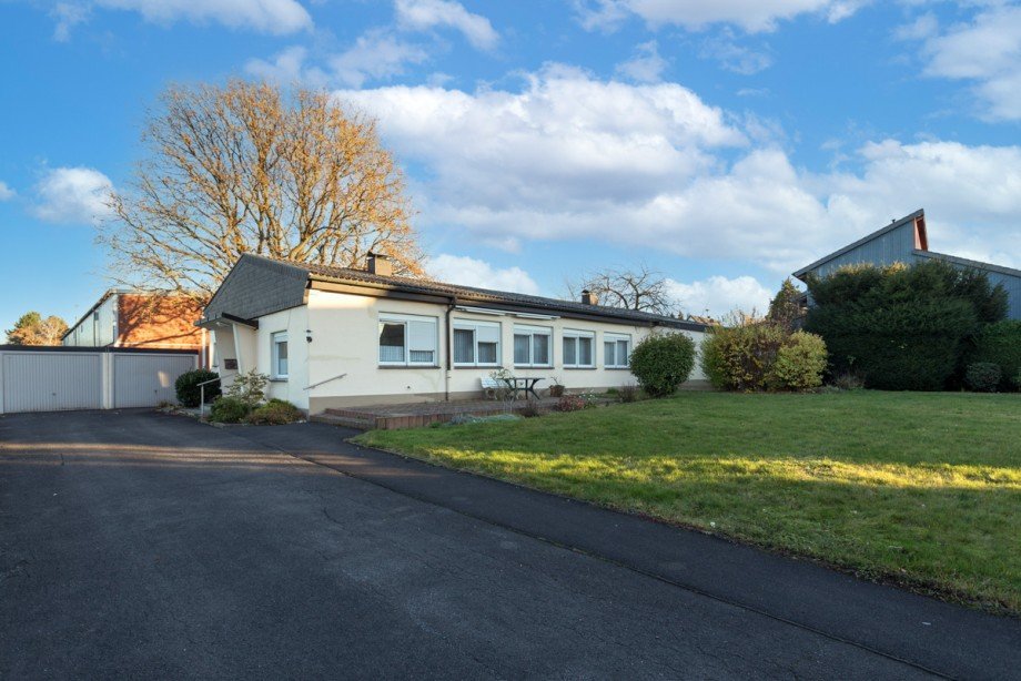 Ansicht mit Garagen Einfamilienhaus Fr�ndenberg-Fr�mern