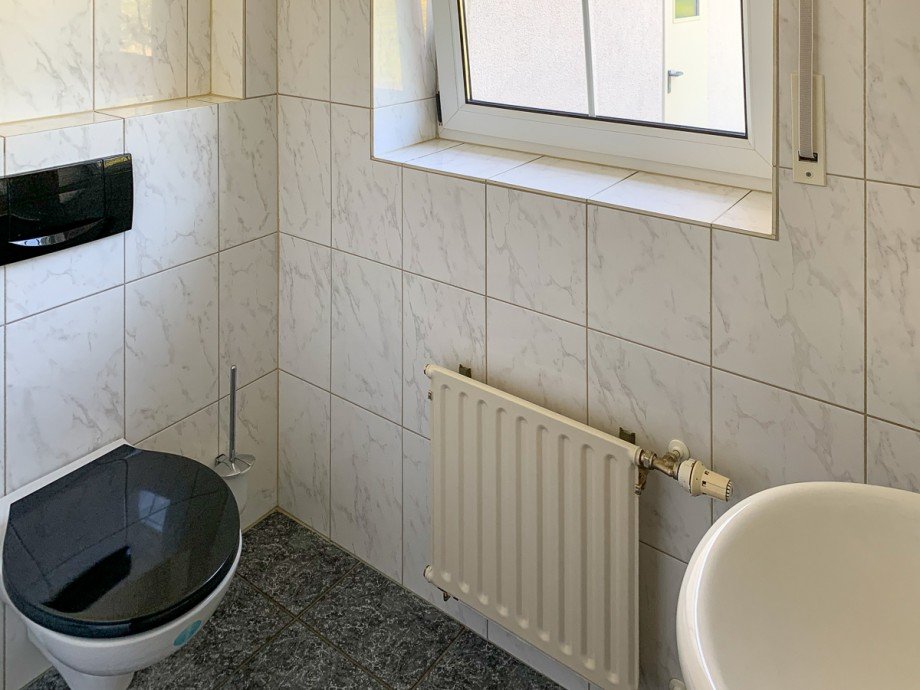 G�ste-WC Doppelhaush�lfte Fr�ndenberg-Warmen