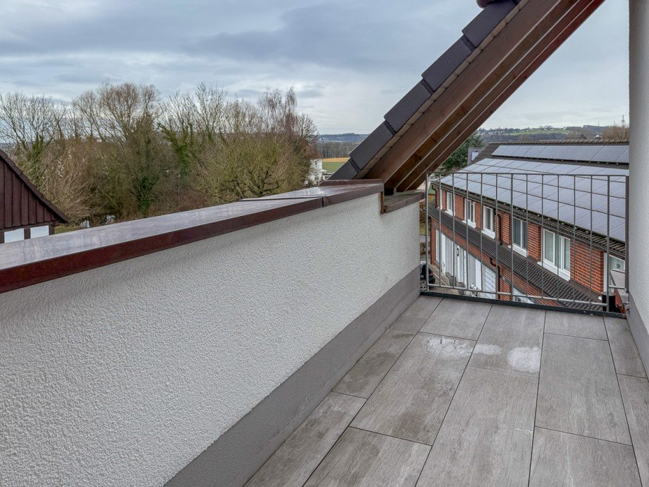 Westbalkon Dachgeschosswohnung Menden-Schwitten