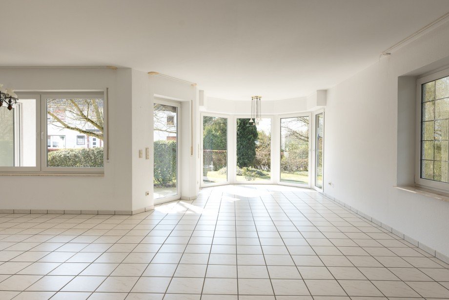 Wohnzimmer mit Erker/Turmzimmer Einfamilienhaus Fr�ndenberg Hohenheide