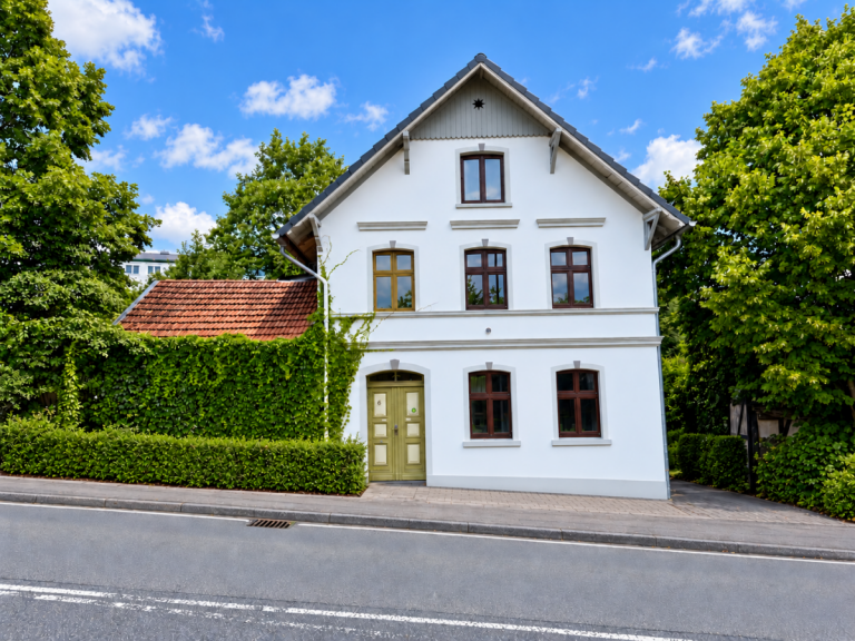 Au�enansicht Meinerzhagen Einfamilienhaus 507 m� Grundst�ck, sch�ner Garten und viel Raum f�r eigene Ideen
