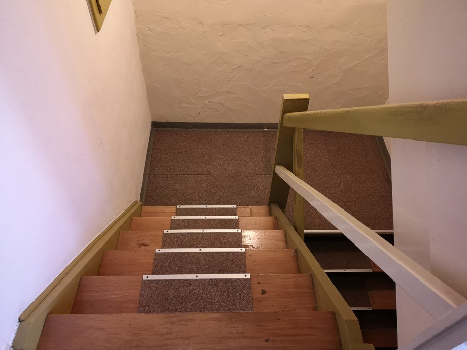 Treppe-zum-Keller Zweifamilienhaus Menden