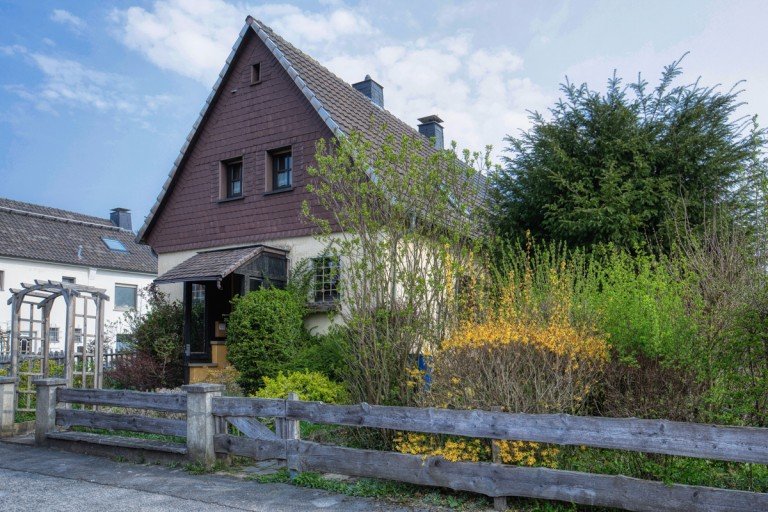  Menden-Lendringsen Einfamilienhaus Urgem�tliches Einfamilienhaus in ruhiger Lage