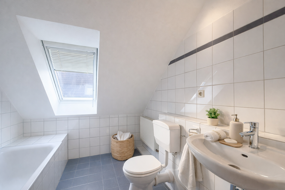 Tageslichtbad Doppelhaush�lfte Fr�ndenberg