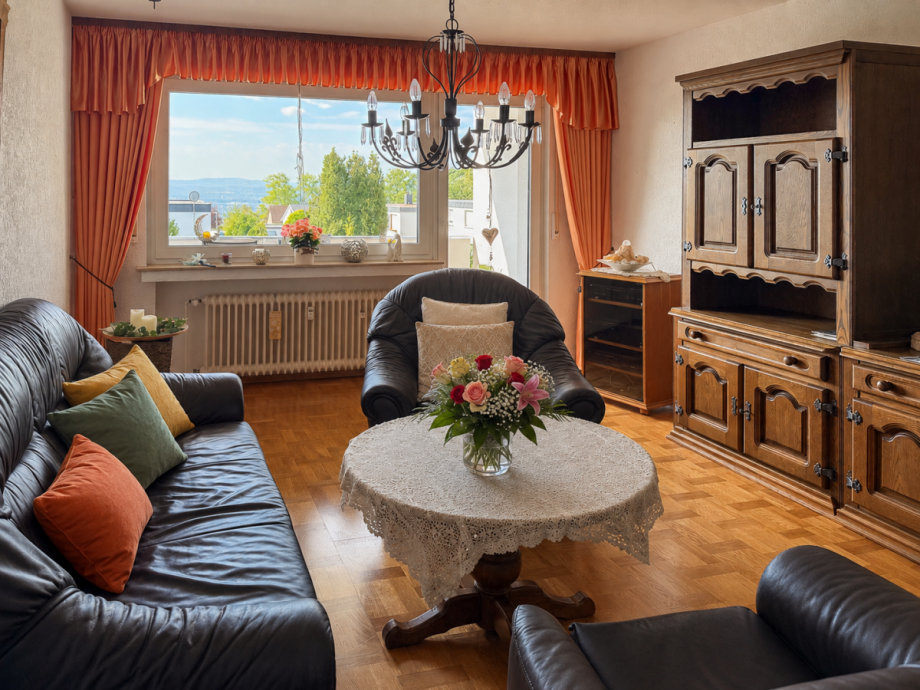 Wohnzimmer - mit Zutritt zum Balkon Wohnung Fr�ndenberg