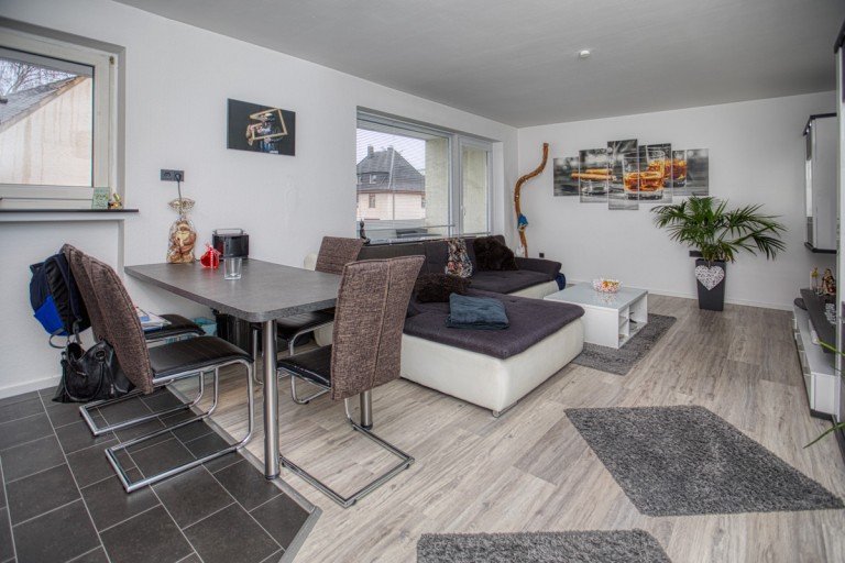 Wohnzimmer Unna Etagenwohnung Jung, modern, schick - 3-Zimmer Eigentumswohnung mit Loggia