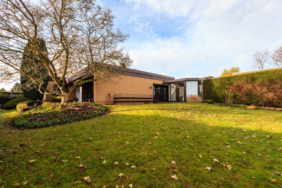 04 R�ckseite mit Garten Bungalow Fr�ndenberg-Strickherdicke