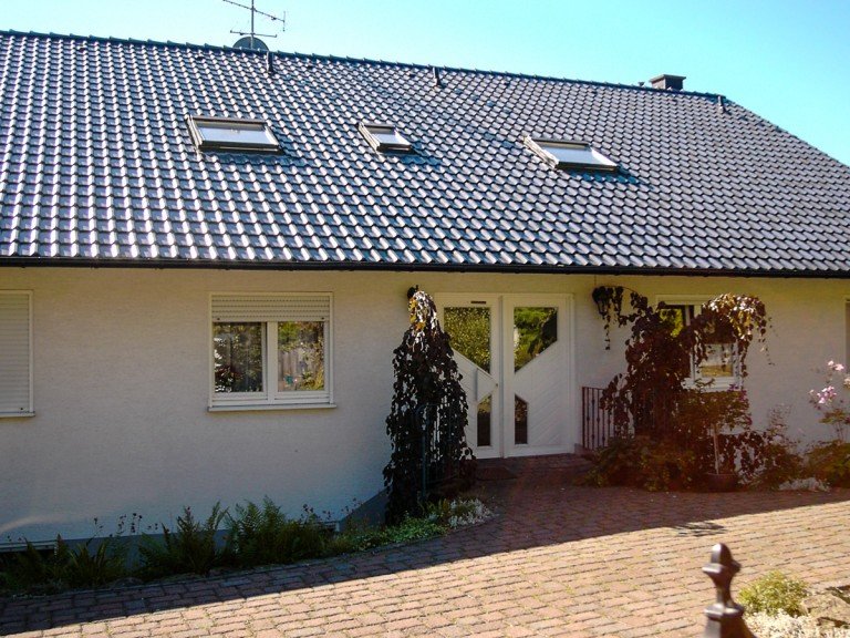 Au�enansicht Fr�ndenberg-Hohenheide Dachgeschosswohnung Wohnen mit Weitblick � Hohenheide 4-Zimmer-Dachgeschosswohnung