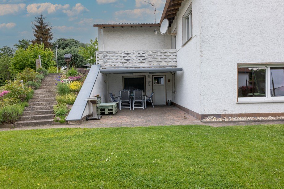 Terrasse der Einliegerwohnung Einfamilienhaus Fr�ndenberg