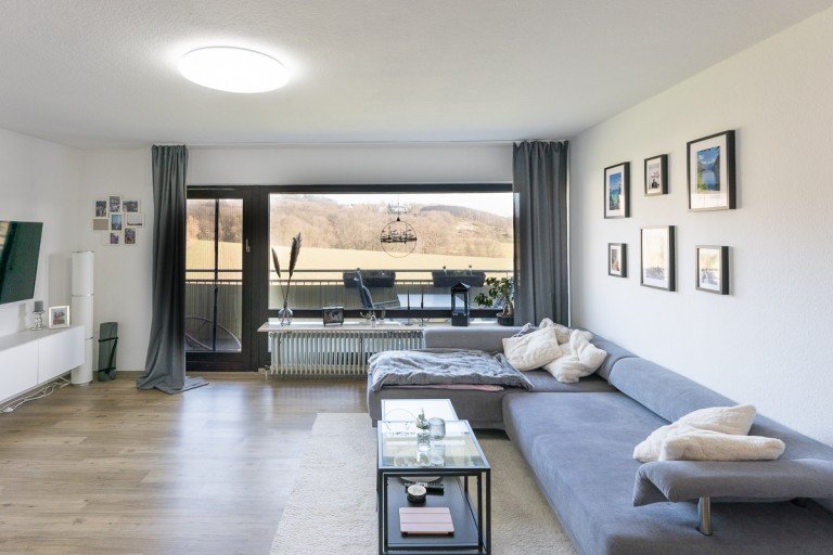 Wohnzimmer Fr�ndenberg Wohnung Einziehen und Wohlf�hlen - Zweizimmerwohnung mit Loggia