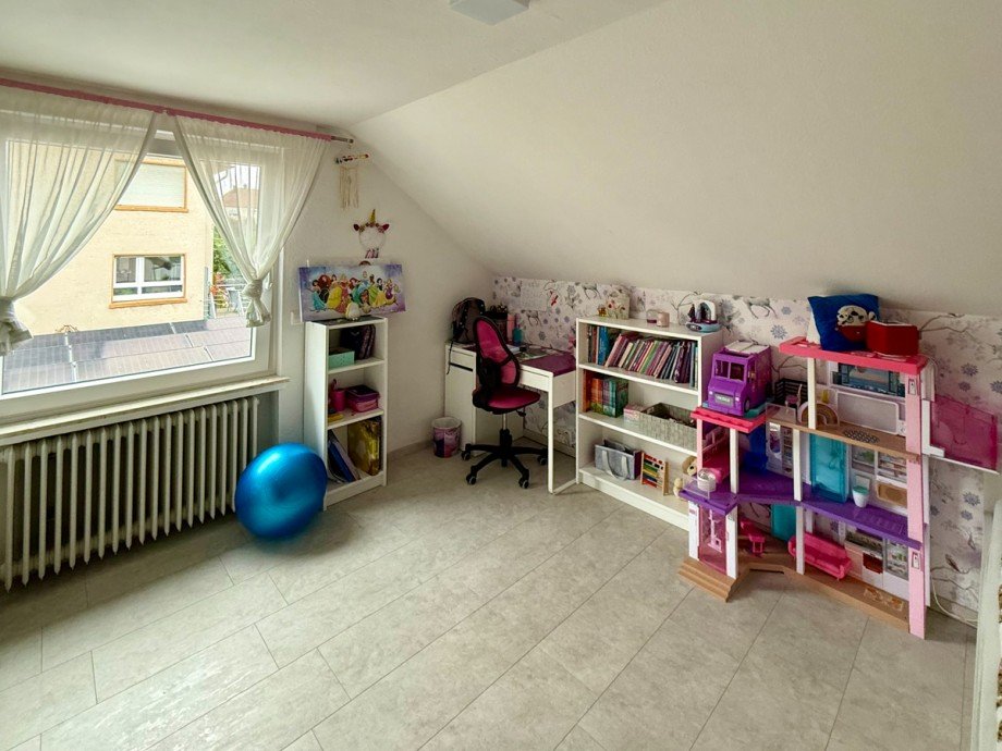 Schlafzimmer Dachgeschosswohnung Fr�ndenberg