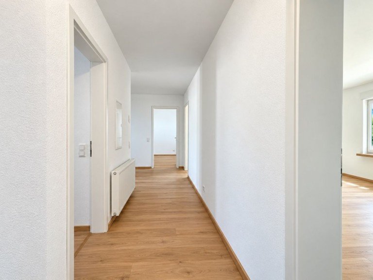 Diele Fr�ndenberg- Stadt Dachgeschosswohnung Stilvoller 3-Zimmer-Erstbezug mit Dachterrasse
