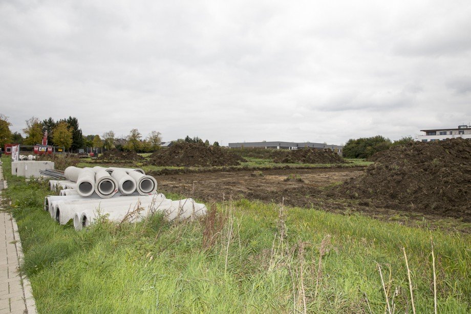 die ersten Rohre f�r die Kanalisation Wohngrundst�ck Fr�ndenberg