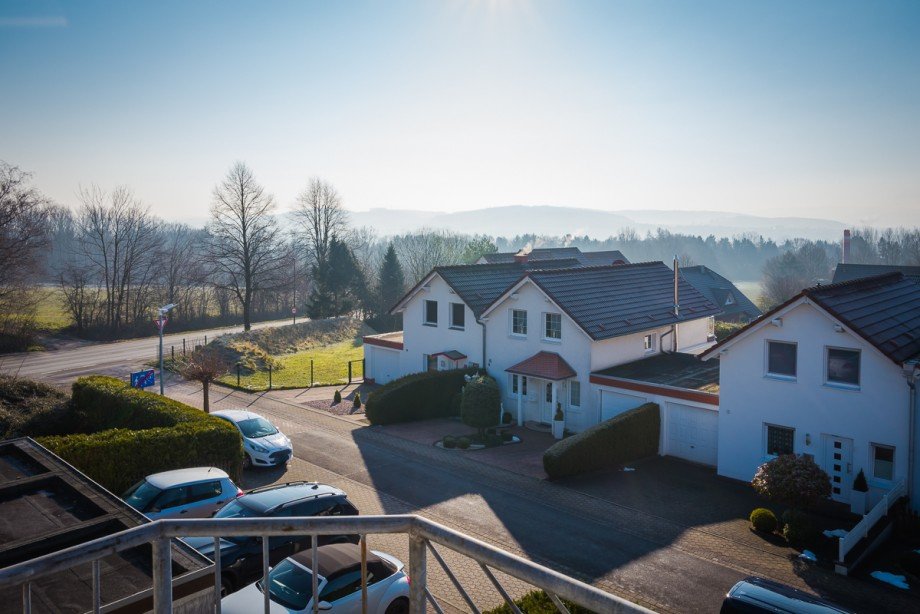 02 Ausblick nach Osten Dachgeschosswohnung Fr�ndenberg Hirschberg