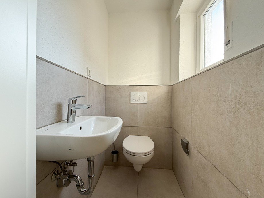 Separates WC, r�umlich vom Badezimmer getrennt Erdgeschosswohnung Fr�ndenberg- Stadt